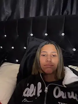 Snapshot of vicky_bass_ chatting on 10, 6, 2026 vicky bass online show from 10, 6, 2026