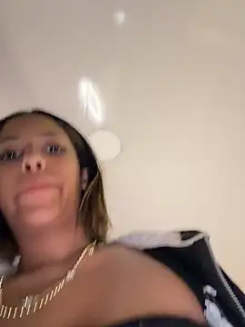 Snapshot of vicky_bass_ chatting on 24, 6, 2026 vicky bass online show from 24, 6, 2026