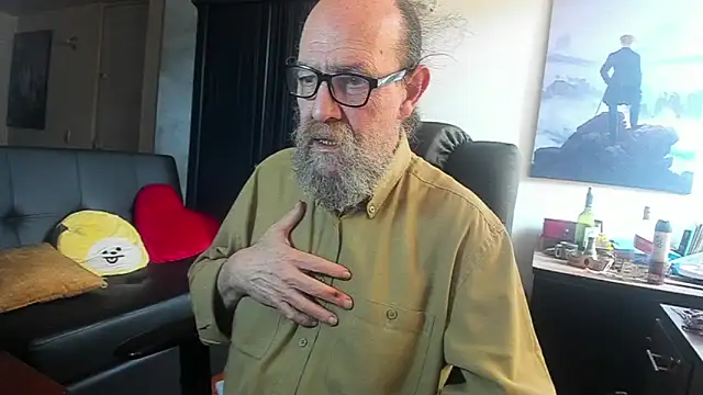 Snapshot of Uncle_Hottie chatting on 2, 6, 2026 Uncle Hottie online show from 2, 6, 2026