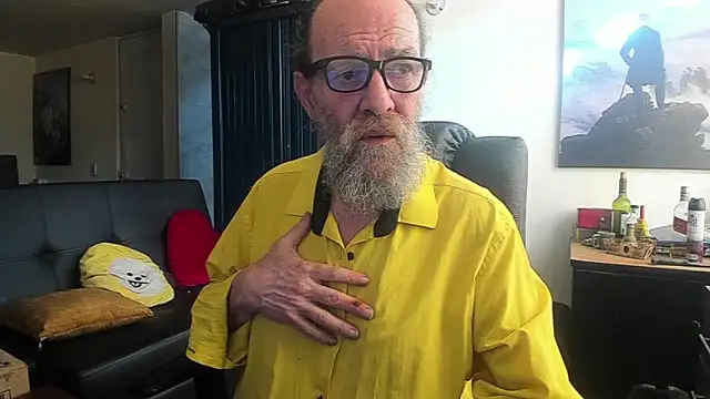 Snapshot of Uncle_Hottie chatting on 3, 6, 2026 Uncle Hottie online show from 3, 6, 2026