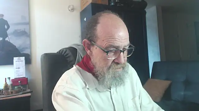 Snapshot of Uncle_Hottie chatting on 7, 7, 2026 Uncle Hottie online show from 7, 7, 2026