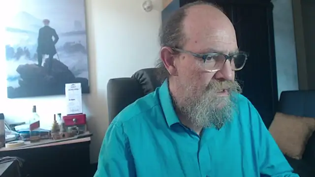Snapshot of Uncle_Hottie chatting on 8, 7, 2026 Uncle Hottie online show from 8, 7, 2026