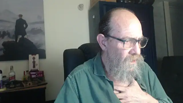Snapshot of Uncle_Hottie chatting on 12, 7, 2026 Uncle Hottie online show from 12, 7, 2026