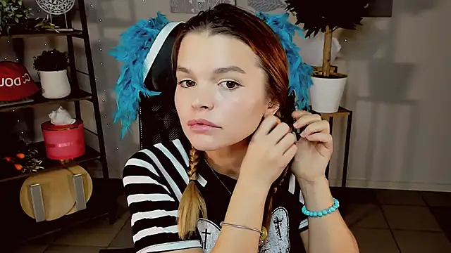 Snapshot of SaraGolben chatting on 8, 1, 2026 SaraGolben online show from 8, 1, 2026