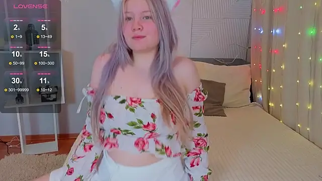 PinkyYoungPie online show from 13, 1, 2026