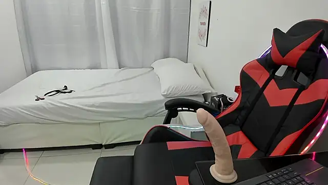 julian xx online show from 10, 3, 2026