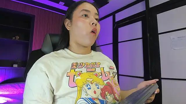 ThaliaBrookss  online show from 7, 4, 2026