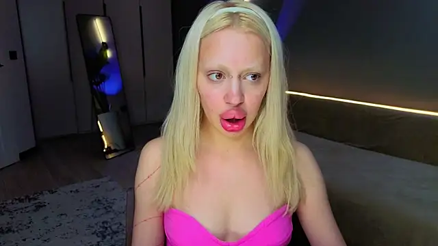 Snapshot of Luna_Beverly chatting on 13, 7, 2026 Luna Beverly online show from 13, 7, 2026