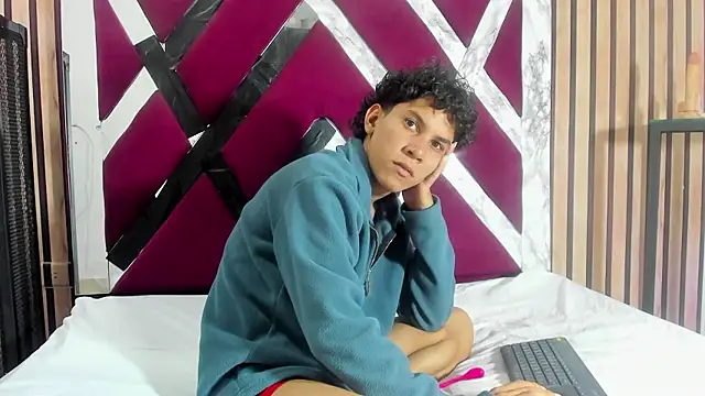 jhonaEstrada online show from 10, 1, 2026