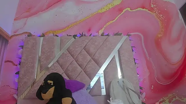 Snapshot of emily_velvet__ chatting on 5, 6, 2026 emily velvet online show from 5, 6, 2026