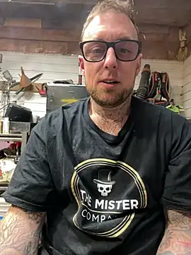 WIDBIGWHITECOCK online show from 1, 2, 2026