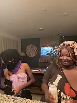 Snapshot of princesssukii chatting on 8, 8, 2026 princesssukii online show from 8, 8, 2026
