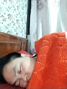 zuzu0099 online show from 6, 1, 2026