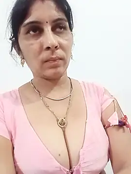 Hot ree85 online show from 18, 3, 2026