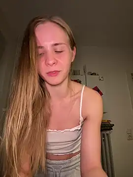 Sunny Eve online show from 8, 4, 2026