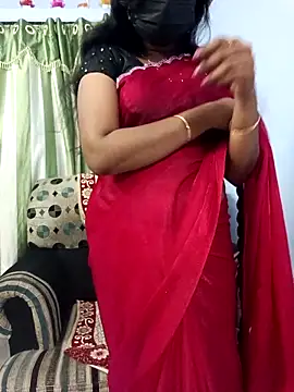 Snapshot of Tinarosy13 chatting on 17, 2, 2026 Tinarosy13 online show from 17, 2, 2026