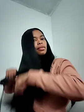 Snapshot of shenna_brunette chatting on 6, 1, 2026 shenna brunette online show from 6, 1, 2026