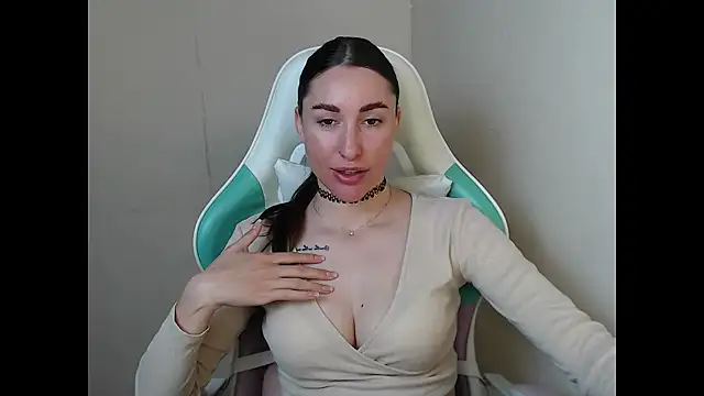 cammila horn online show from 23, 4, 2026