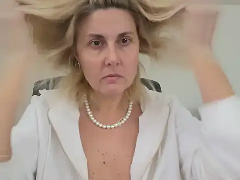 Snapshot of Amelia9798 chatting on 6, 1, 2026 Amelia9798 online show from 6, 1, 2026