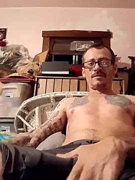 Snapshot of THUROBREED83 chatting on 22, 9, 2025 THUROBREED83 online show from 22, 9, 2025