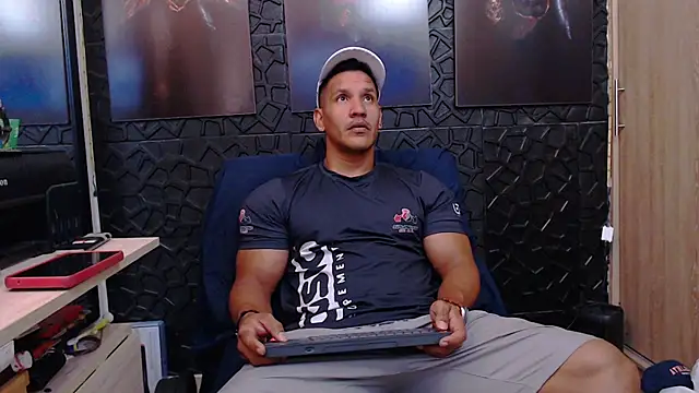 Snapshot of viktor_herrera chatting on 2, 7, 2026 viktor herrera online show from 2, 7, 2026