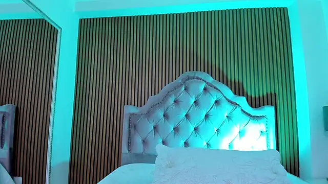 Snapshot of Violett_hott_ chatting on 16, 1, 2026 Violett hott online show from 16, 1, 2026