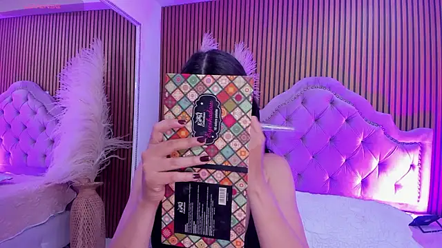 Snapshot of Violett_hott_ chatting on 19, 1, 2026 Violett hott online show from 19, 1, 2026