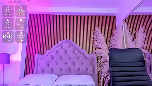 Snapshot of Violett_hott_ chatting on 27, 2, 2026 Violett hott online show from 27, 2, 2026