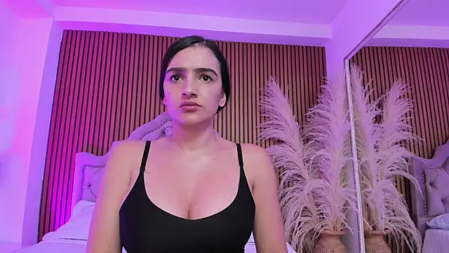 Snapshot of Violett_hott_ chatting on 28, 2, 2026 Violett hott online show from 28, 2, 2026