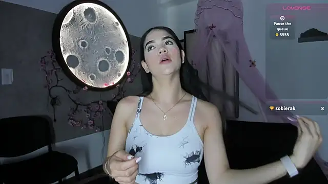 Luna  02 online show from 7, 3, 2026