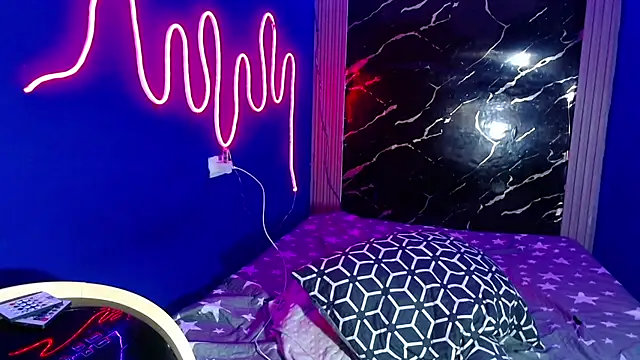 jamescurly00 online show from 25, 4, 2026