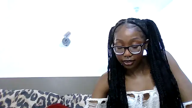 LolaUrFavGirlxxx online show from 11, 1, 2026