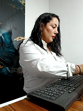 roousehoney online show from 7, 1, 2026