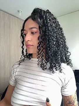 crystal dlun online show from 18, 2, 2026