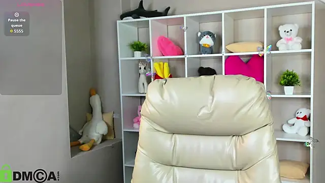 Alicia Adammss online show from 5, 2, 2026