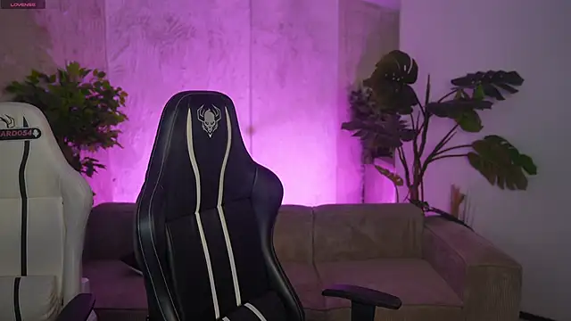 Mila Rose054 online show from 17, 4, 2026