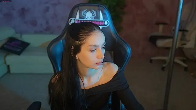 Mila Rose054 online show from 3, 6, 2026