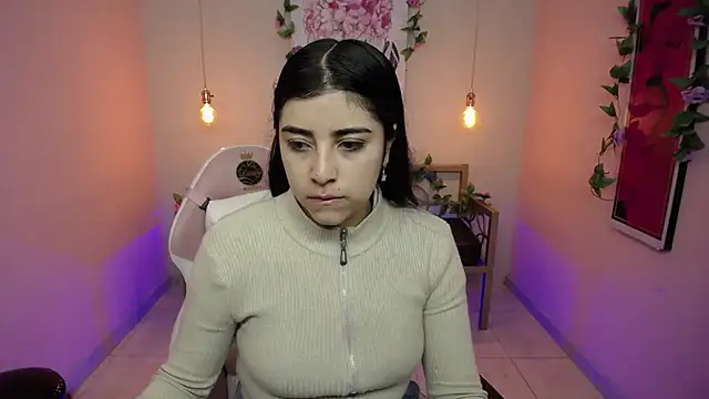 Snapshot of Adri_gomez_x chatting on 15, 7, 2026 Adri gomez x online show from 15, 7, 2026