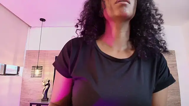 Ellie-Alves online show from 17, 7, 2026