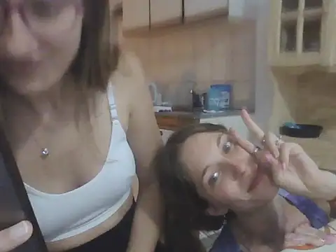 Noracherry online show from 12, 1, 2026