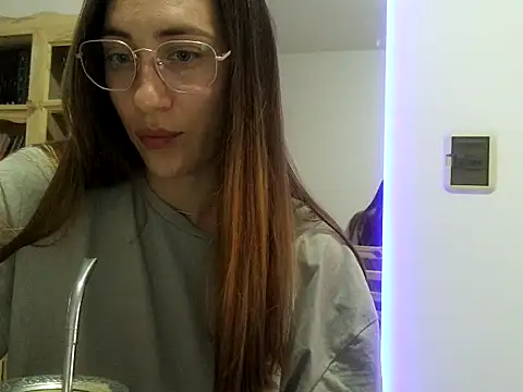 Noracherry online show from 19, 2, 2026