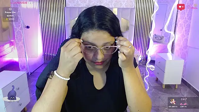 TATTI TAY online show from 9, 3, 2026