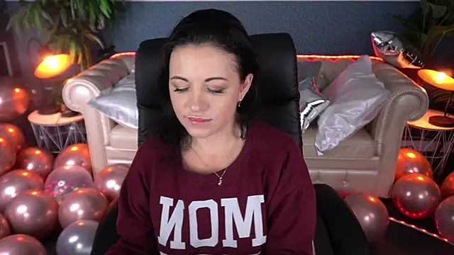 Dafni Monn online show from 3, 2, 2026