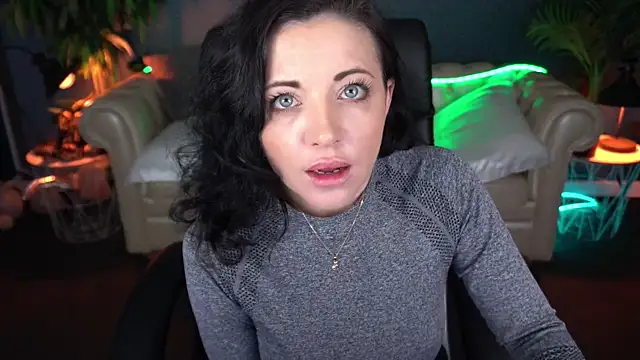 Dafni Monn online show from 7, 4, 2026