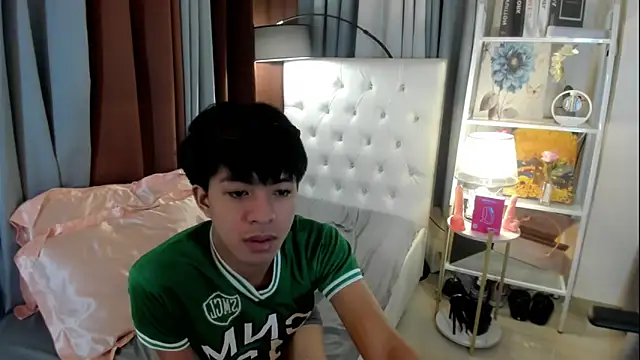 Snapshot of davincihugecock chatting on 14, 6, 2026 davincihugecock online show from 14, 6, 2026