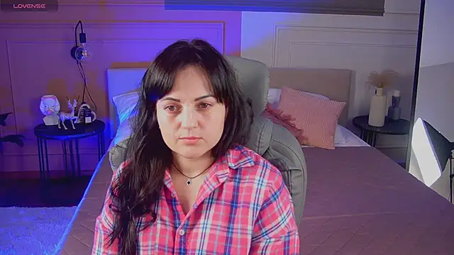  SilkyShadow  online show from 3, 3, 2026