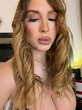 LucyBridgette online show from 25, 3, 2026