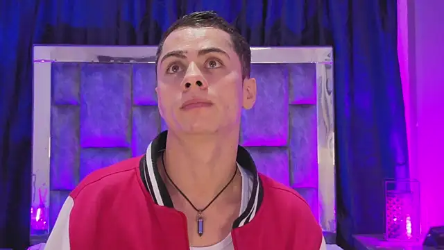 LeoMonnroe online show from 2, 2, 2026