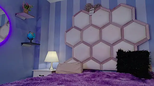 yvi taylor online show from 7, 4, 2026