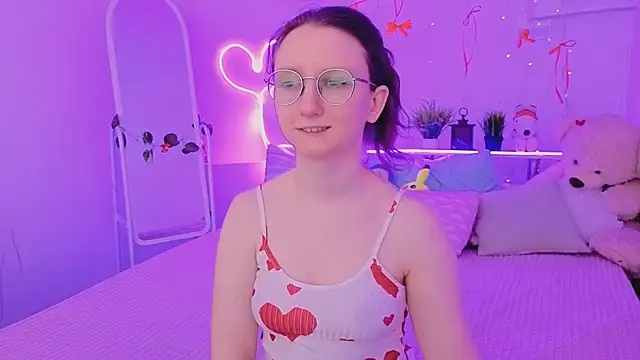 Snapshot of SunshineBlaze chatting on 6, 2, 2026 SunshineBlaze online show from 6, 2, 2026